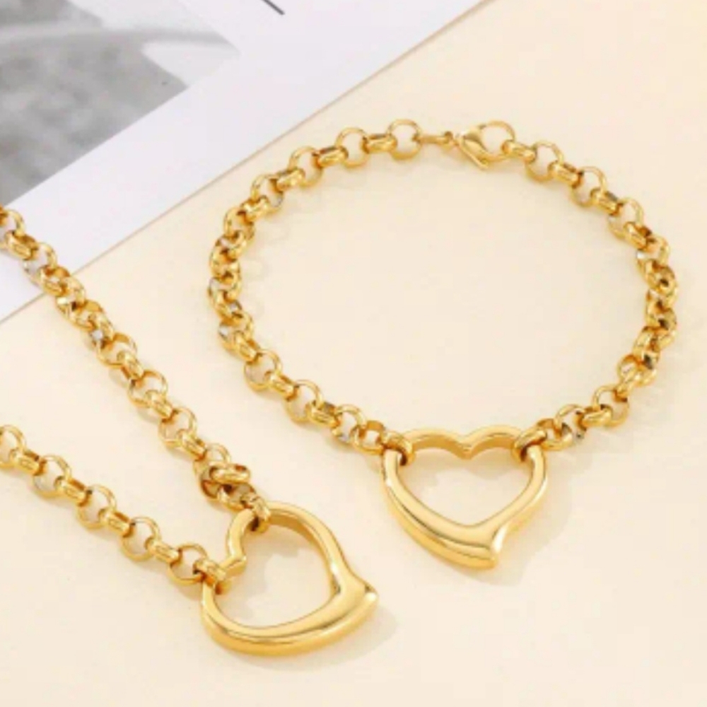 Heart Pendant Necklace Set